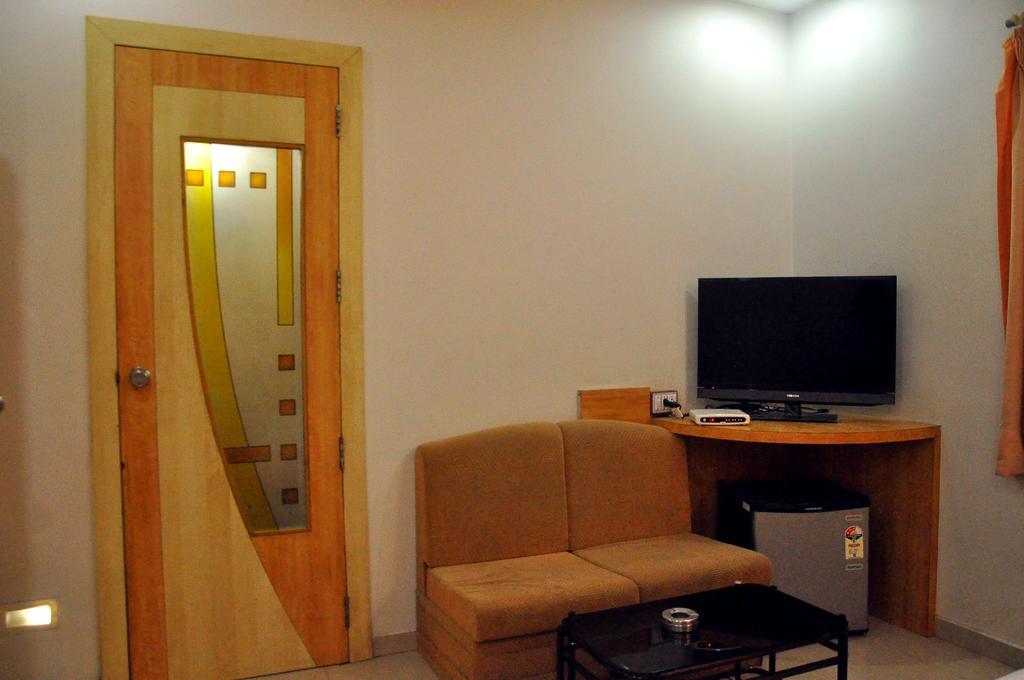 Hotel Evershine Райкот Екстериор снимка