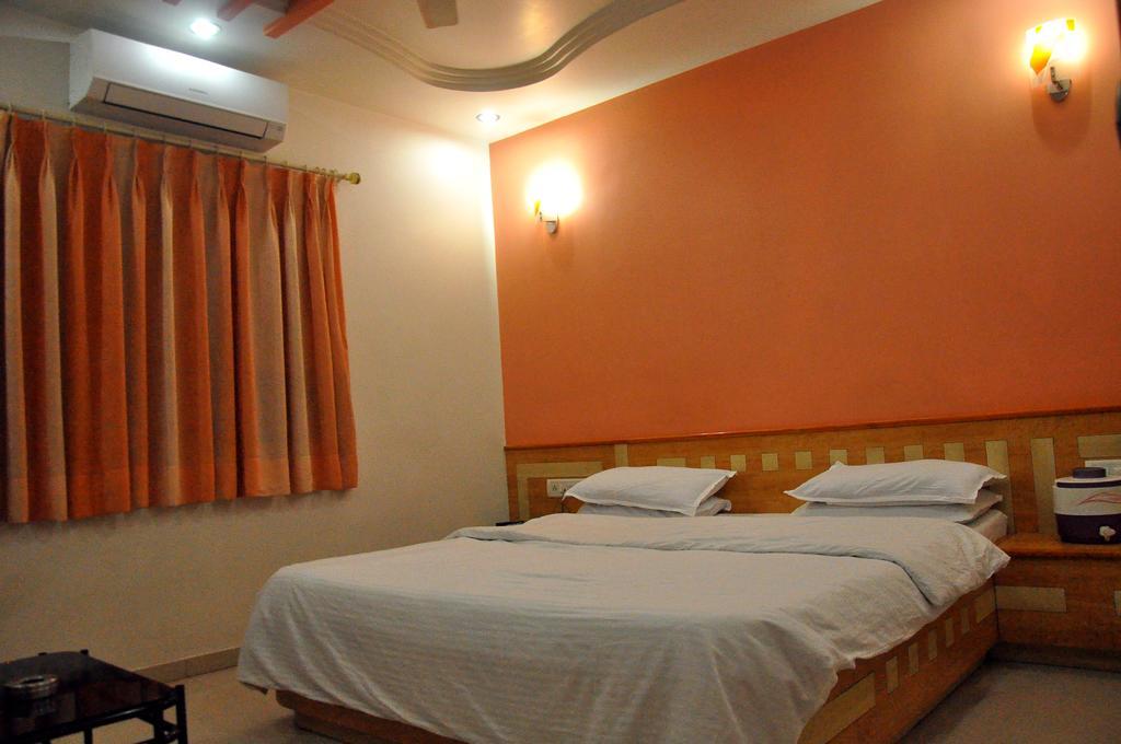 Hotel Evershine Райкот Екстериор снимка