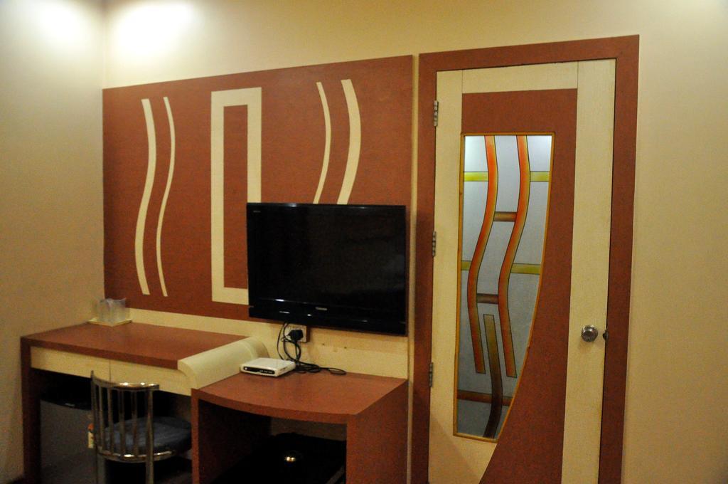 Hotel Evershine Райкот Екстериор снимка